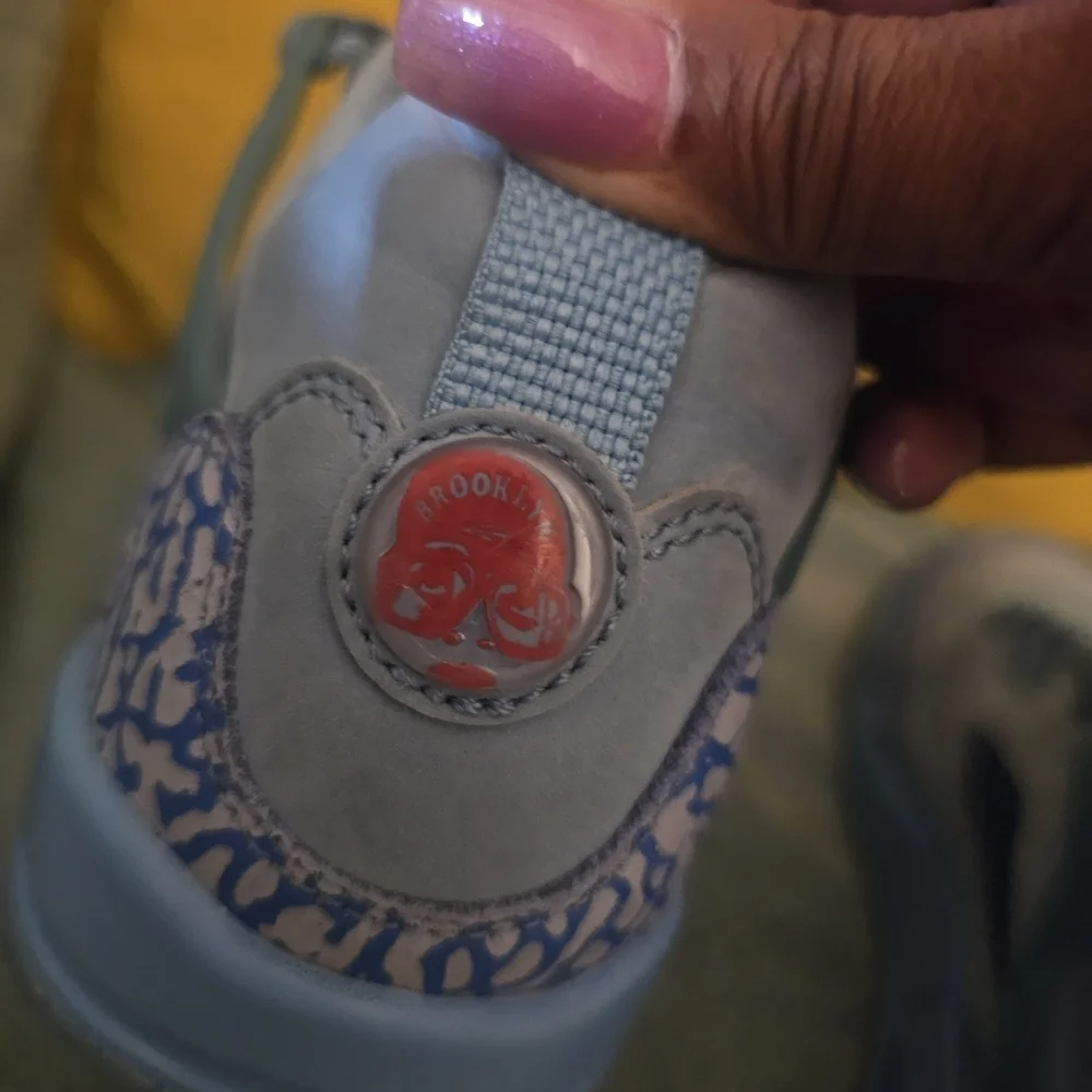 Jordan Spizike Low Houston Oilers Kids Sneakers in Gray and Blue. 4.5Y Unisex